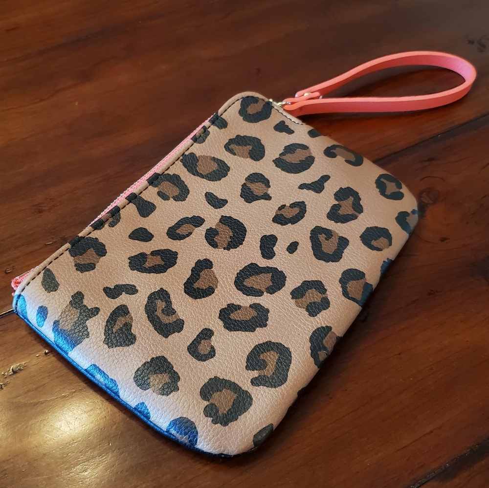 Cute Leopard Clutch